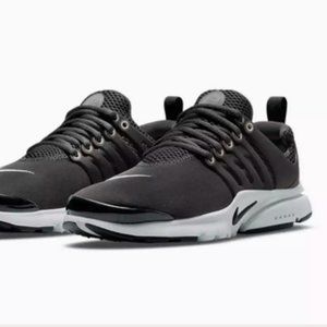 Nike black 5y